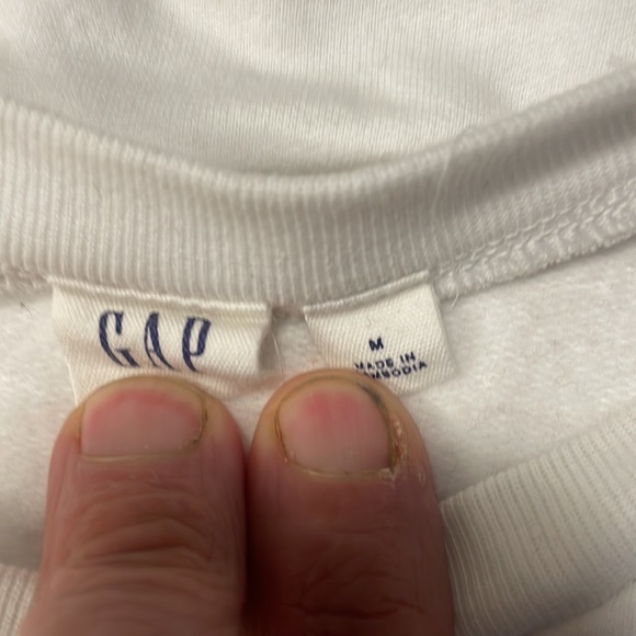 GAP Sweater - Picture 2 of 3